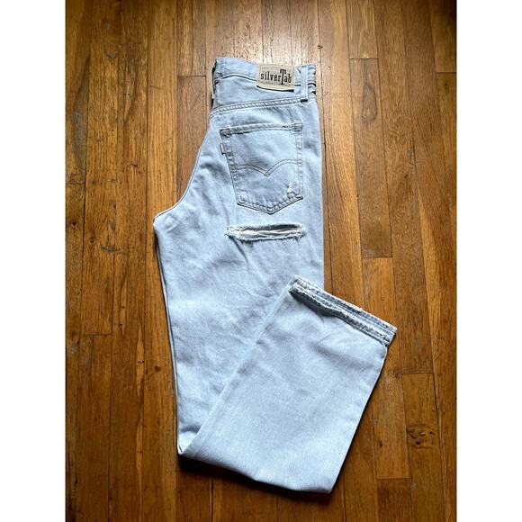 STONEWASHED LEVI BRAND "SILVER TAB BAGGY JEANS" BNWT-SIZE 28 - Picture 1 of 4